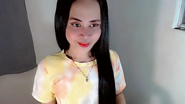 Snapshot of slutty_afina chatting on 11.25.25 slutty afina online show from 11.25.25