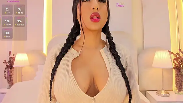 SalomeeBell online show from 05.15.26