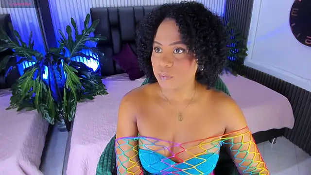 Snapshot of AriebonyBrooke chatting on 10.22.25 AriebonyBrooke online show from 10.22.25