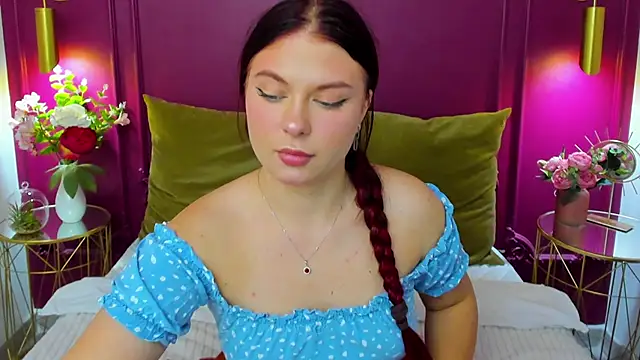 Snapshot of LizyBex chatting on 10.07.25 LizyBex online show from 10.07.25