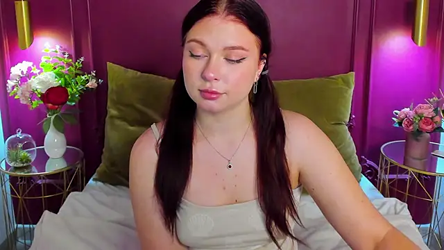 Snapshot of LizyBex chatting on 11.11.25 LizyBex online show from 11.11.25