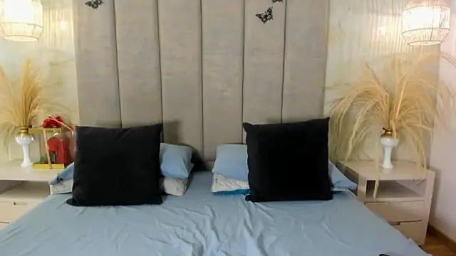 leaahcashh online show from 10.23.25