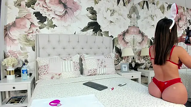 Snapshot of MaddyMay_ chatting on 11.17.25 MaddyMay online show from 11.17.25