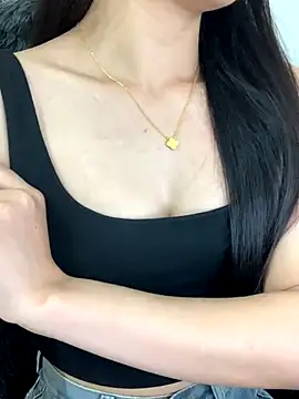 Snapshot of JennyQueen18 chatting on 10.22.25 JennyQueen18 online show from 10.22.25