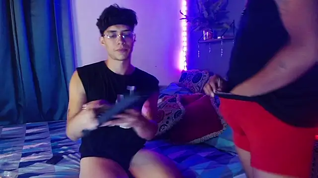 Snapshot of Dylann_west chatting on 09.25.25 Dylann west online show from 09.25.25