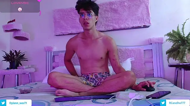 Snapshot of Dylann_west chatting on 01.07.26 Dylann west online show from 01.07.26