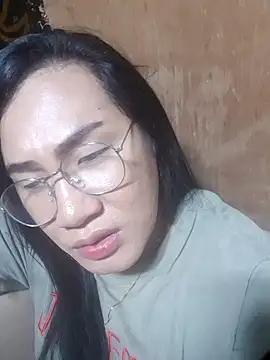 Snapshot of behappy4me chatting on 03.13.26 behappy4me online show from 03.13.26