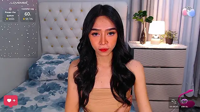 Snapshot of megumishemale_x chatting on 01.12.26 megumishemale x online show from 01.12.26