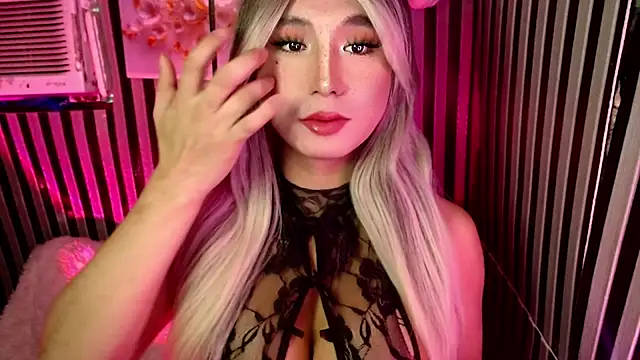 UrhotlucyTS online show from 03.10.26