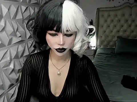 Snapshot of janecomander chatting on 06.06.26 janecomander online show from 06.06.26