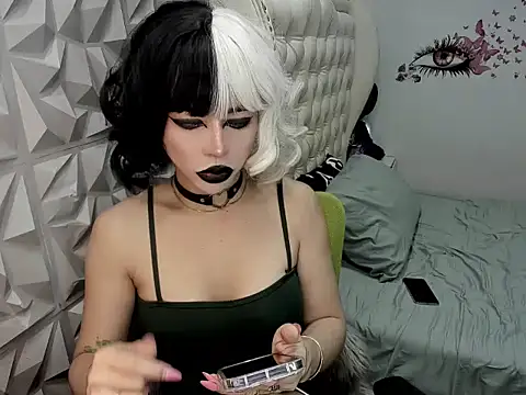 Snapshot of janecomander chatting on 06.13.26 janecomander online show from 06.13.26