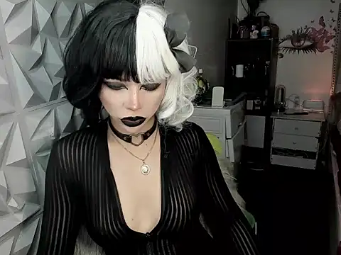 Snapshot of janecomander chatting on 07.04.26 janecomander online show from 07.04.26