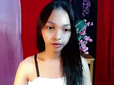 Snapshot of Simi_Ipit chatting on 06.28.26 Simi Ipit online show from 06.28.26