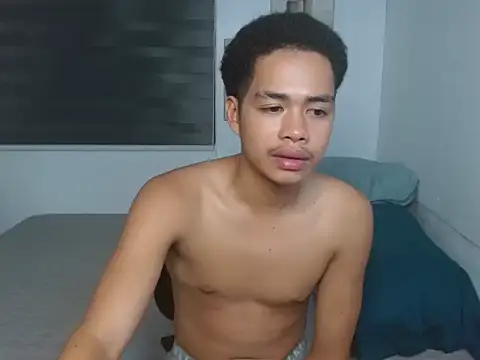 Snapshot of curlyasian_njxx chatting on 09.18.25 curlyasian njxx online show from 09.18.25