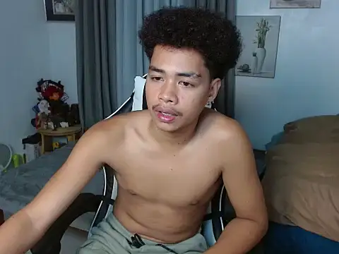 Snapshot of curlyasian_njxx chatting on 03.27.26 curlyasian njxx online show from 03.27.26