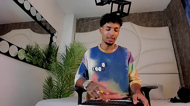 Thiagoferreti online show from 10.16.25