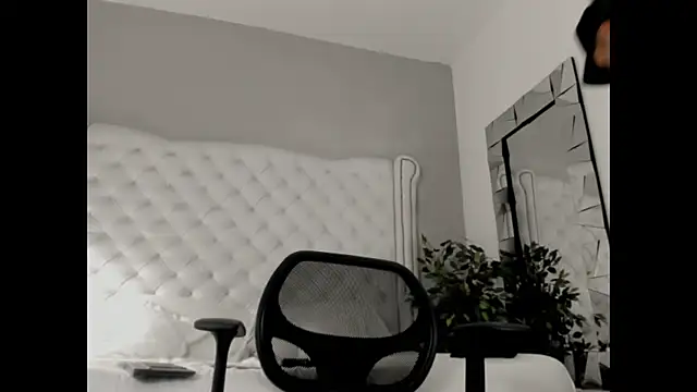 Thiagoferreti online show from 10.23.25