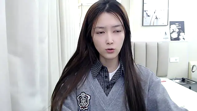 Mimi-cnbaby online show from 10.24.25