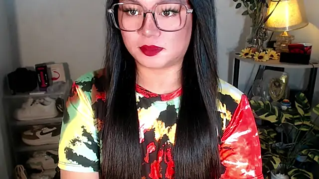 Snapshot of YourSweet-mich chatting on 11.28.25 YourSweet-mich online show from 11.28.25