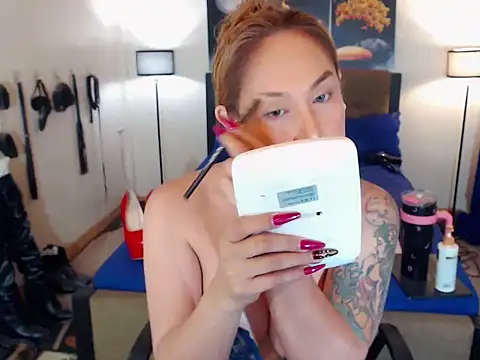 Snapshot of Allysonevanns chatting on 02.06.26 Allysonevanns online show from 02.06.26