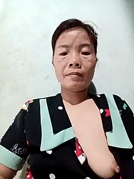 Snapshot of Harmony92 chatting on 10.27.25 Harmony92 online show from 10.27.25