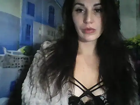 Snapshot of Qinini chatting on 10.15.25 Qinini online show from 10.15.25