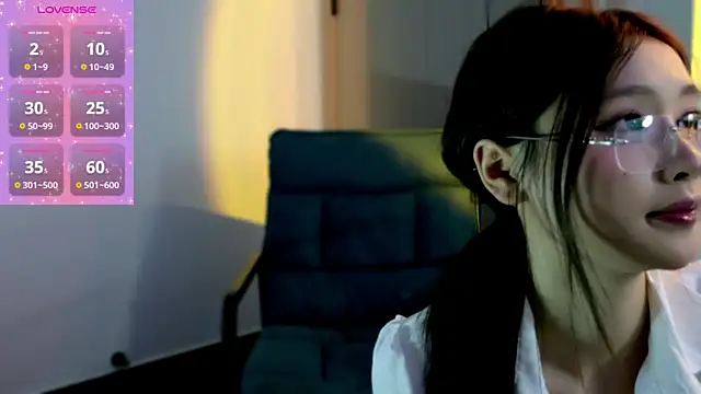 Snapshot of manman-01 chatting on 06.28.26 manman-01 online show from 06.28.26
