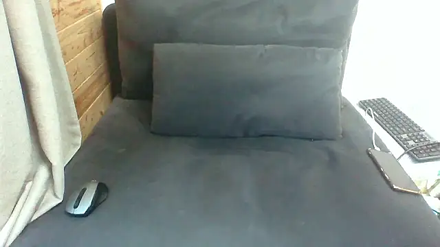 Snapshot of _kinggun_ chatting on 10.24.25 kinggun online show from 10.24.25