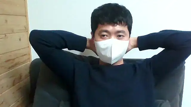 Snapshot of _kinggun_ chatting on 12.16.25 kinggun online show from 12.16.25