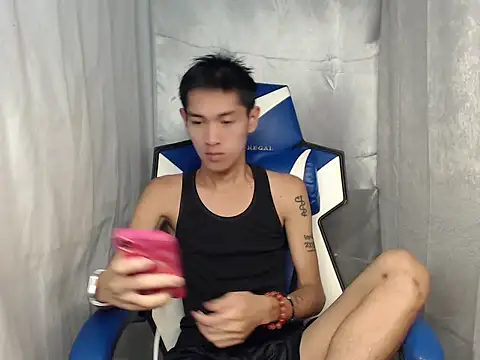 Snapshot of riks_tyler chatting on 05.04.26 riks tyler online show from 05.04.26
