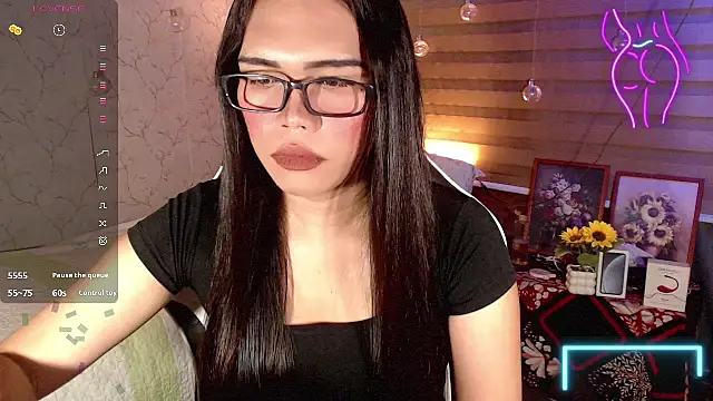 Snapshot of TssluttyNikka chatting on 02.23.26 TssluttyNikka online show from 02.23.26