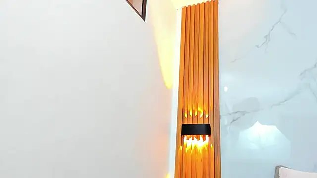 IsabellaMonet online show from 12.15.25