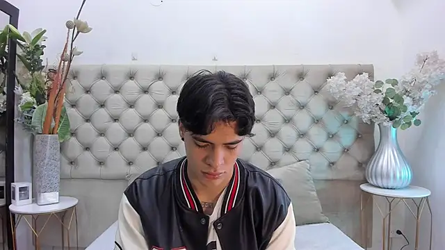 BenitoSaenz online show from 12.15.25