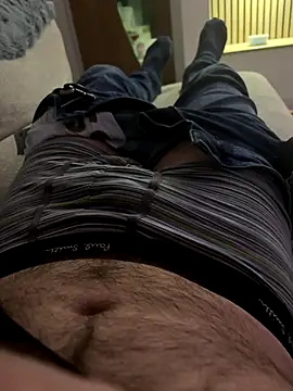 Snapshot of leroy9501 chatting on 11.12.25 leroy9501 online show from 11.12.25