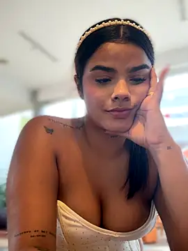 Kaily Sweet16 online show from 12.20.25