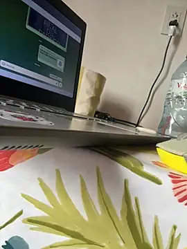 niiikiii0 online show from 06.15.26