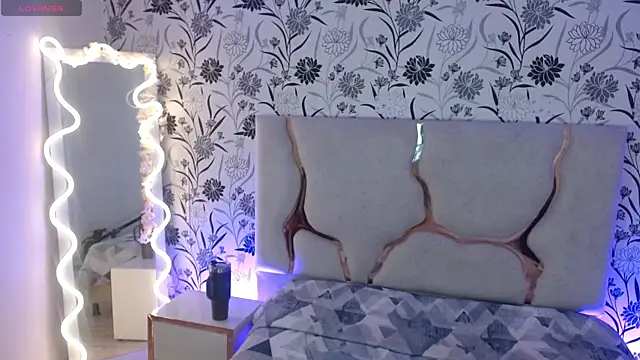 Snapshot of Rosalind_tay chatting on 11.30.25 Rosalind tay online show from 11.30.25