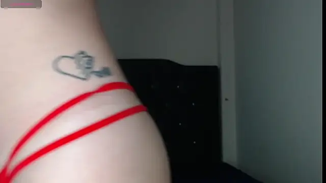 Snapshot of estrellajade chatting on 03.11.26 estrellajade online show from 03.11.26