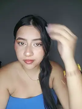 Snapshot of Chloe_Sky_love chatting on 05.20.26 Chloe Sky love online show from 05.20.26