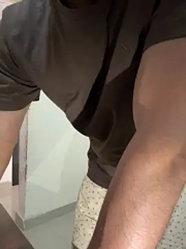 Snapshot of Saifq chatting on 02.17.26 Saifq online show from 02.17.26