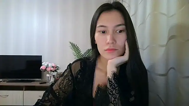 Snapshot of Miotaa chatting on 09.16.25 Miotaa online show from 09.16.25