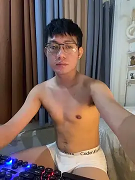 xshyboyx online show from 10.23.25