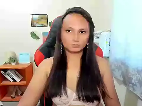 Snapshot of hella_queen chatting on 03.28.26 hella queen online show from 03.28.26