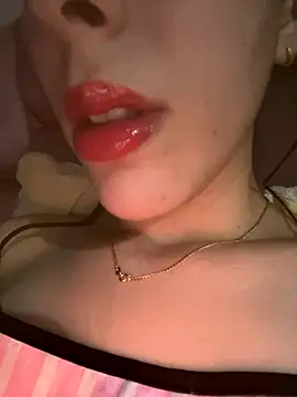 Mimisixo online show from 10.03.25