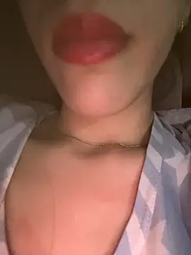 Mimisixo online show from 10.13.25