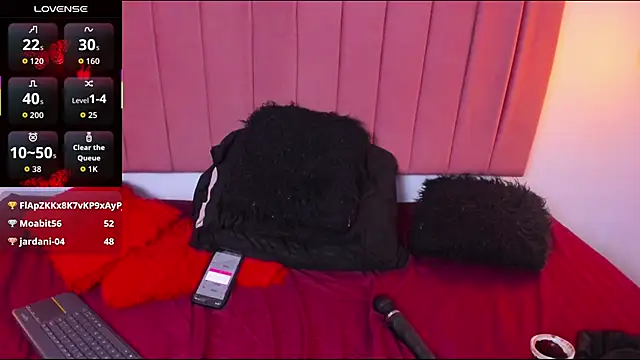 Snapshot of ana_foxi chatting on 12.15.25 ana foxi online show from 12.15.25