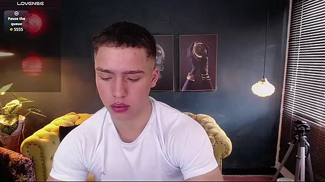 Snapshot of deivid_parker chatting on 02.14.26 deivid parker online show from 02.14.26