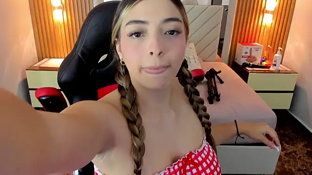 KYLIE JONES6 online show from 09.11.25