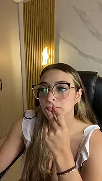 KYLIE JONES6 online show from 09.25.25