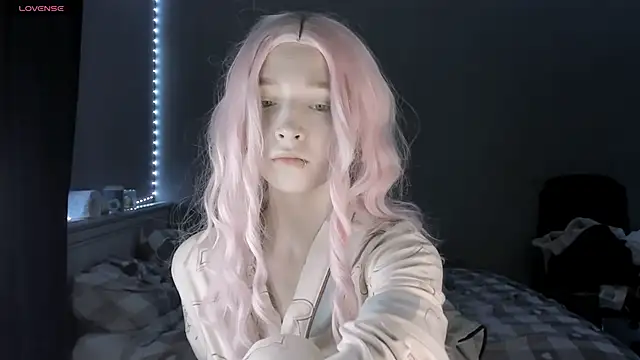 Snapshot of MelissaReis chatting on 10.19.25 MelissaReis online show from 10.19.25